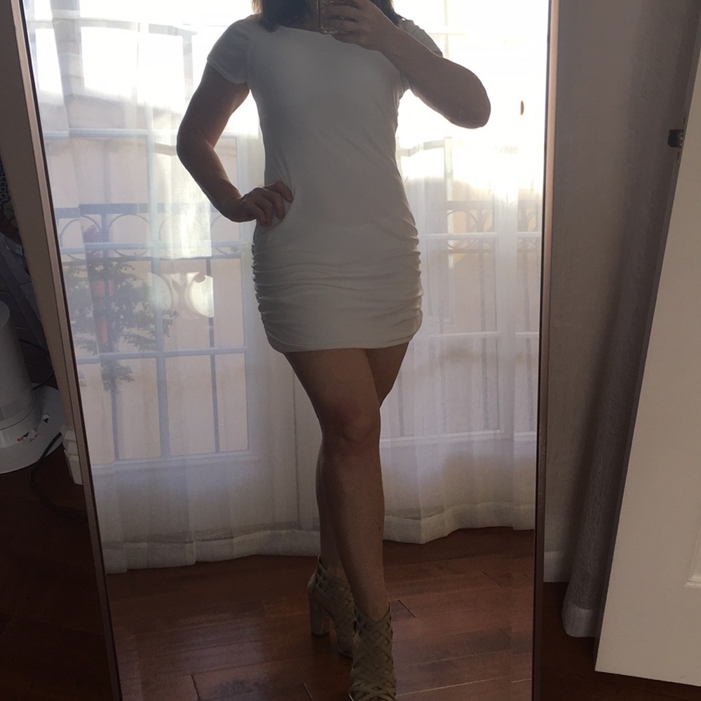 🆕Short sleeve fitted mini dress with rushed sides